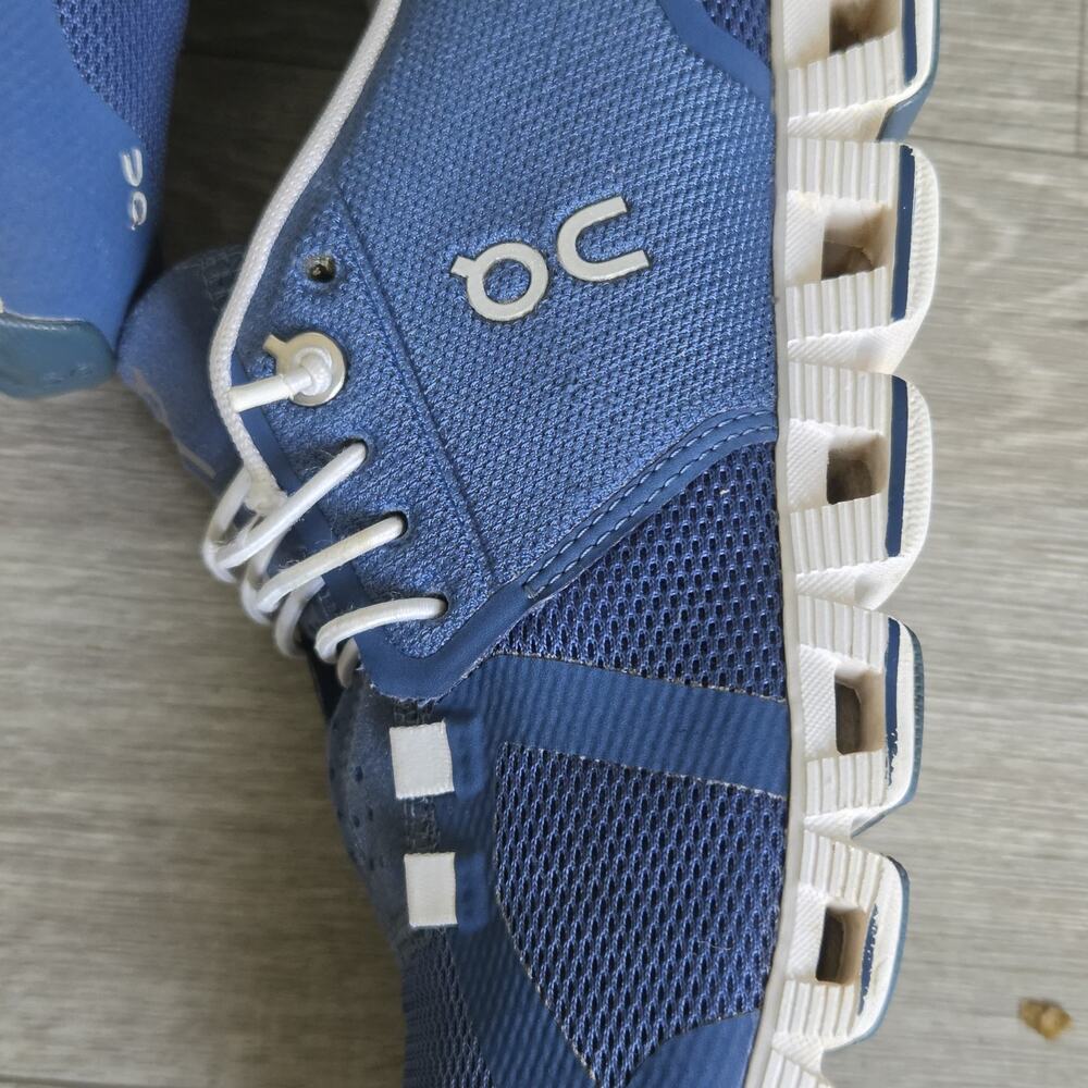 On Cloud 5 Blue White Women’s US 7.5 Shoes Swiss Engineering - Picture 11 of 11